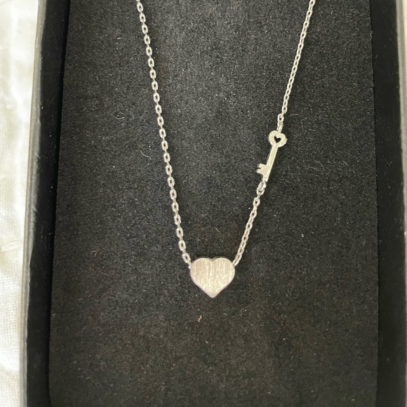 Brushed silver heart and key necklace 16” - Picture 2 of 2